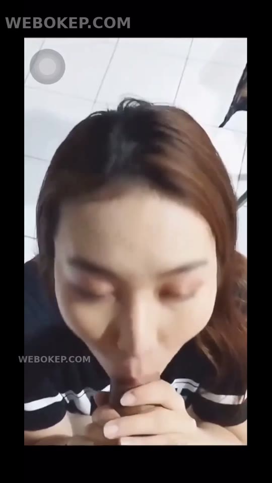 Cewek Chindo Sepong Kontol yang gak sunat  Part 2